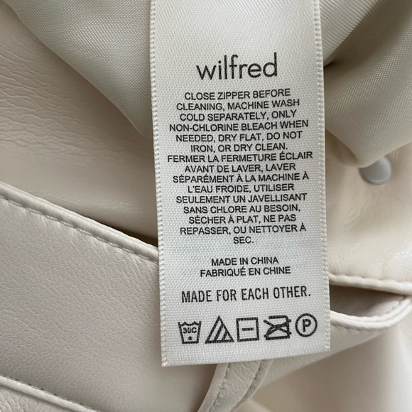 ARITZIA WILFRED pleather shorts-only worn 2x - Picture 3 of 4